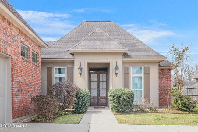 Building Photo - 104 Gated Trinity Ct