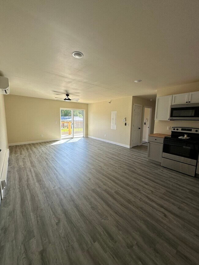Building Photo - Valley View Estates C