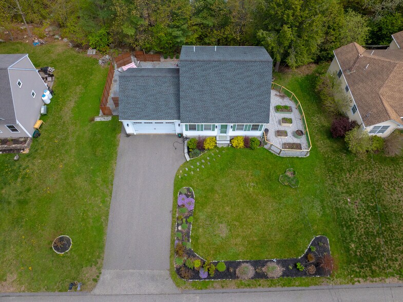 Building Photo - 17 Parker Ridge Rd