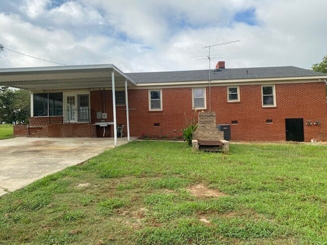 Building Photo - 819 Old Smith Chapel Rd