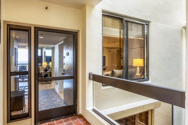 Building Photo - 1930 Harbourside Dr