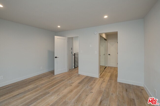 Building Photo - 4320 Finley Ave