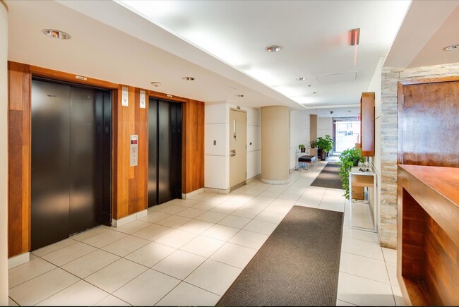 Building Photo - 689 Marin Blvd