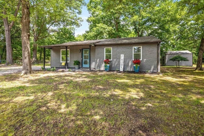 Building Photo - 4701 Lucinda Ln