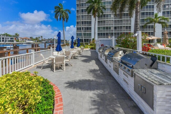 Building Photo - 3300 S Ocean Blvd