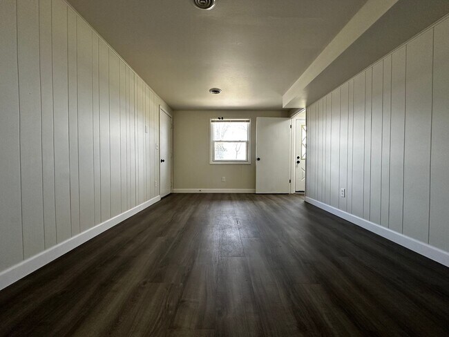 Building Photo - 2746 Nicolet Dr