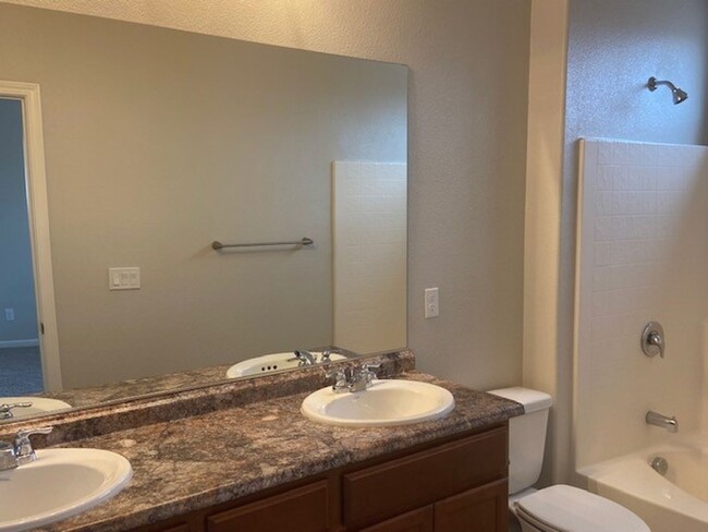Building Photo - Fernley 3 Bedroom Home