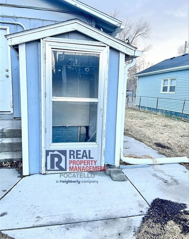 Building Photo - 611 N 11th Ave