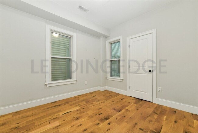 Building Photo - 70 W Eagle St