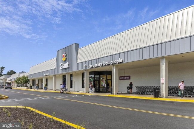 Building Photo - 7561 Heatherton Ln