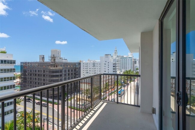 Building Photo - 1800 Collins Ave