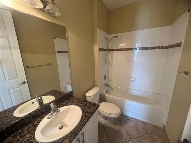 Building Photo - 6920 Julia Gardens Dr