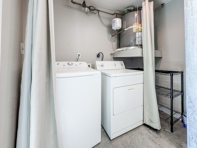 Building Photo - 2000 Bagby St