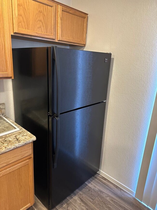 Building Photo - 3 Bedroom Townhouse!! in Gated Community!!...