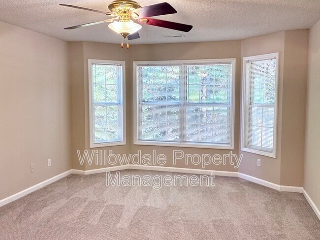 Building Photo - 4249 Beacon Heights Dr