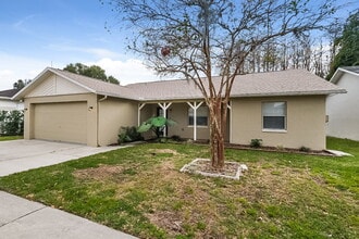 Building Photo - 10950 Kenmore Dr