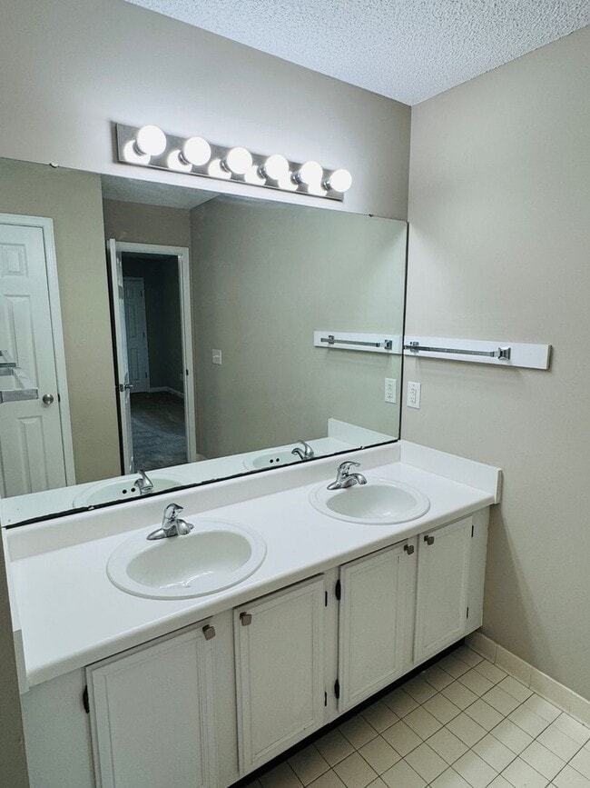 Building Photo - Your new home is just a putt away with thi...