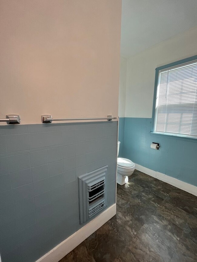 Building Photo - Adorable 2 bedroom 1 bath home in Tulsa.