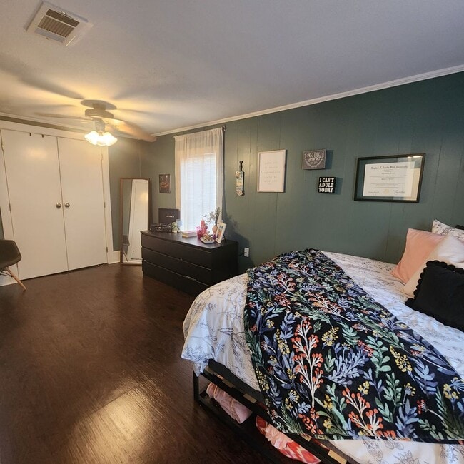 Building Photo - Four Bedroom Home Available in July