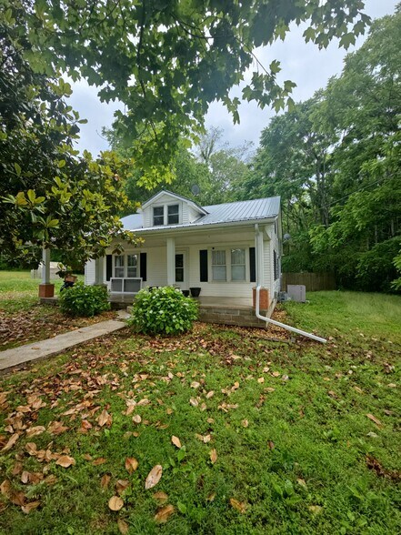 Primary Photo - 3486 Cedar Creek Rd