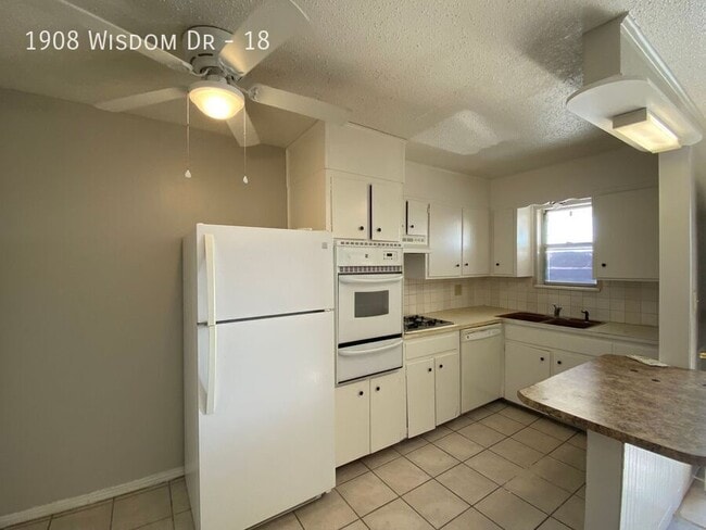 Building Photo - 1908 Wisdom Dr