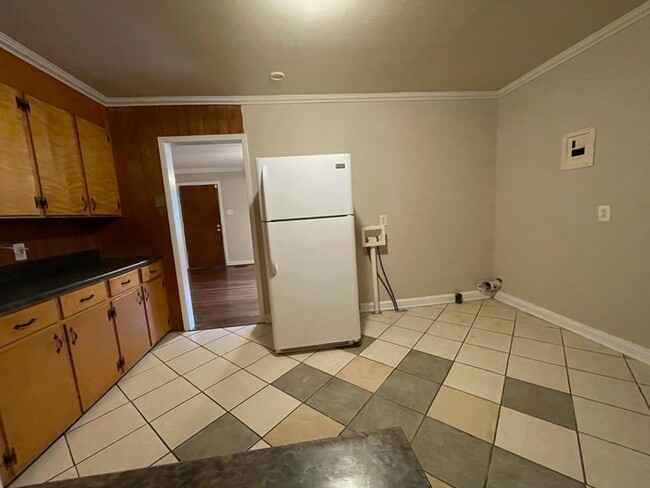 Building Photo - 2315 Finchley Dr