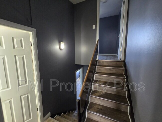 Building Photo - 8842 N 95th St
