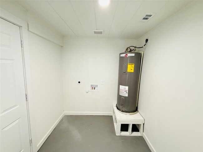 Building Photo - 1264 Cedar Haven Ave