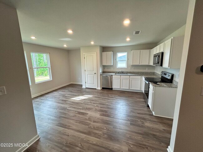 Building Photo - 272 Laurel Springs Dr