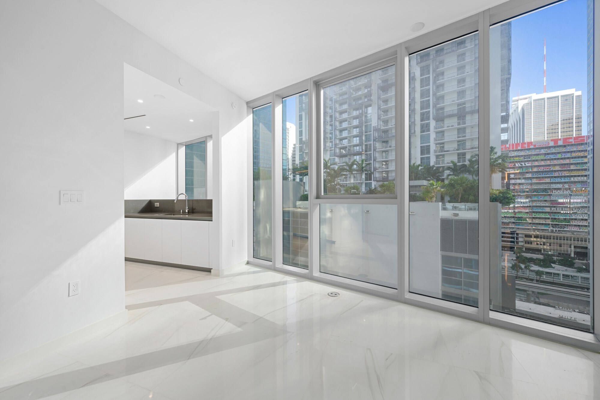 Building Photo - 300 Biscayne Boulevard Way