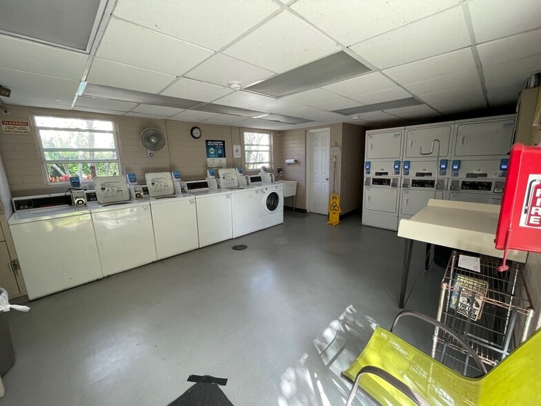 Building Photo - 1250 S Denning Dr