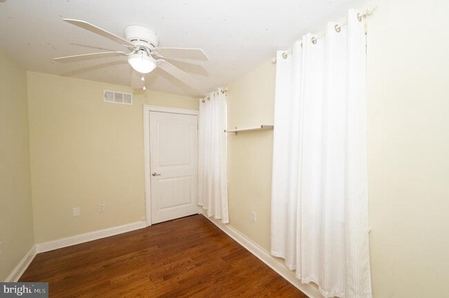 Building Photo - 703 Annin St