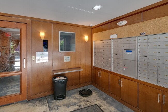 Building Photo - 310 Arlington Ave