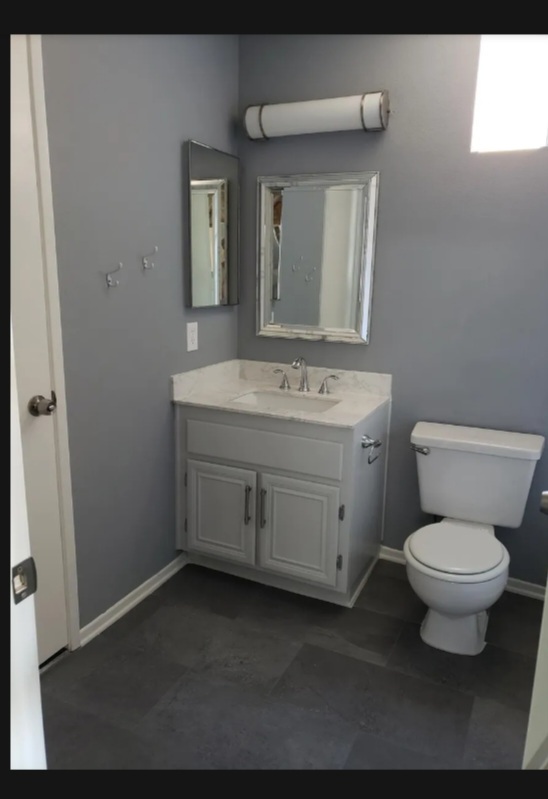 Building Photo - 2560 Avenida Del Vista