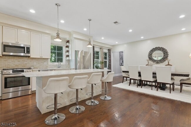 Building Photo - 61 Mechanic St