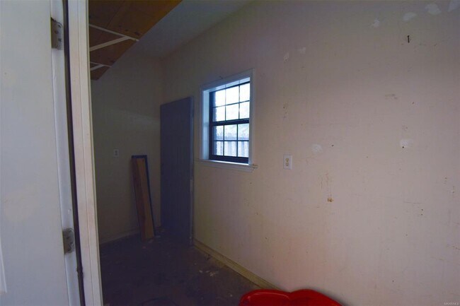 Building Photo - 709 Yellowstone Dr