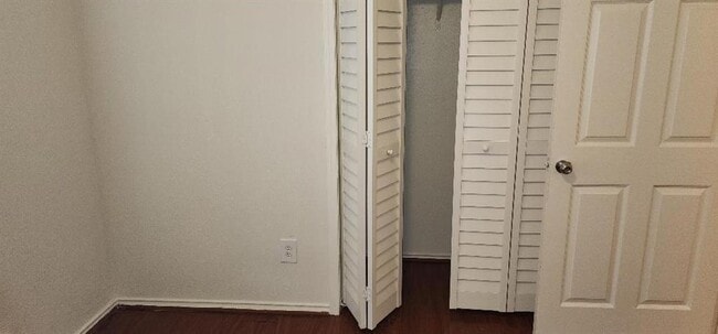 Building Photo - 22830 Indian Ridge Dr