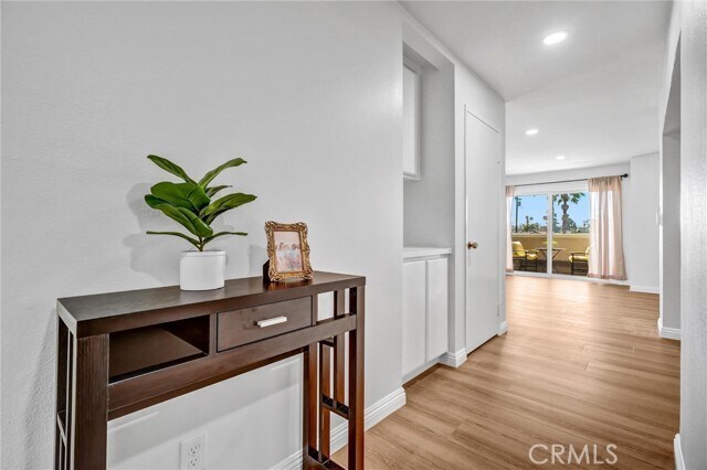 Building Photo - 2032 E Bermuda St