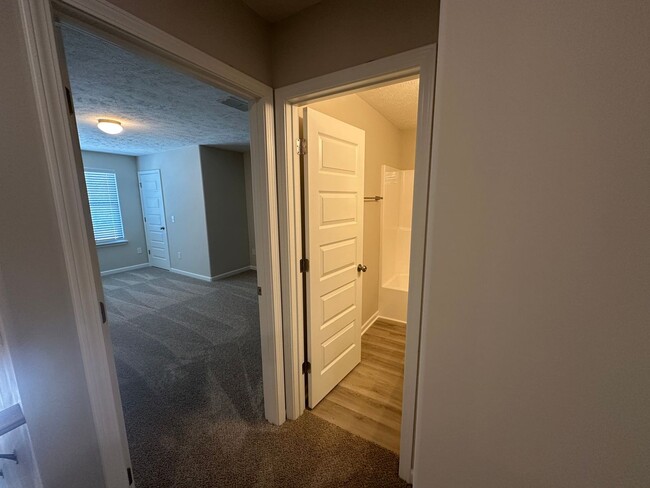 Building Photo - BRAND NEW 4 Bed 3 Bath Townhome Near The H...