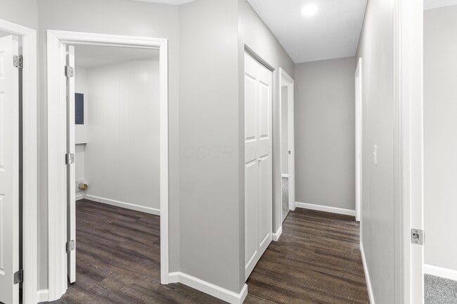 Building Photo - 261 Sunset Dr S