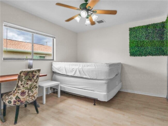 Building Photo - 3859 SE 7th Pl