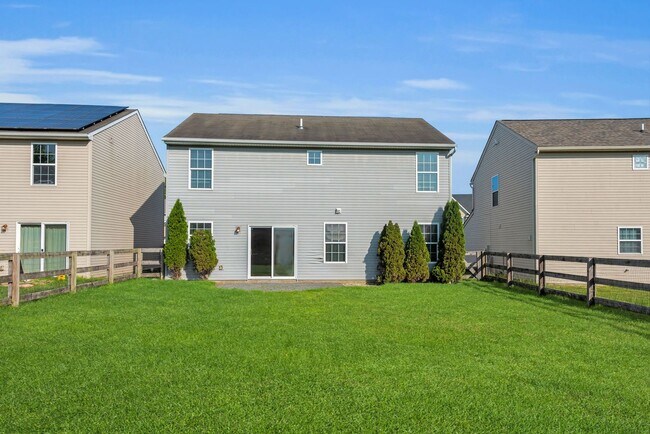 Building Photo - Goshen- 3bed 2.5 bath home ready for the summer cookouts