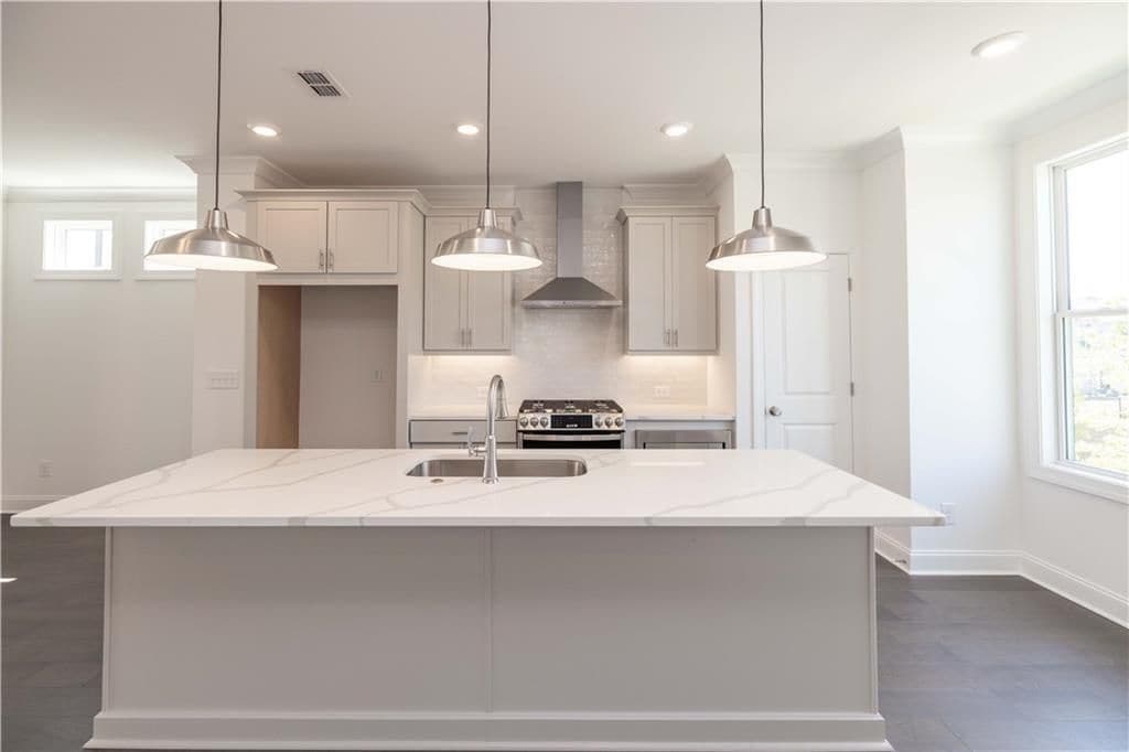 Building Photo - 530 Healy Dr