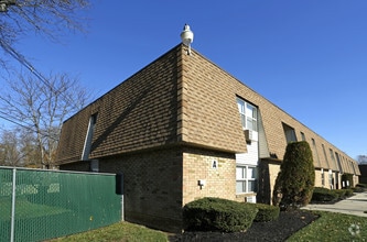 Building Photo - Deer Creek Village