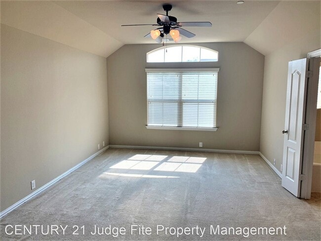 Building Photo - 3 br, 2.5 bath House - 1836 Villa Drive