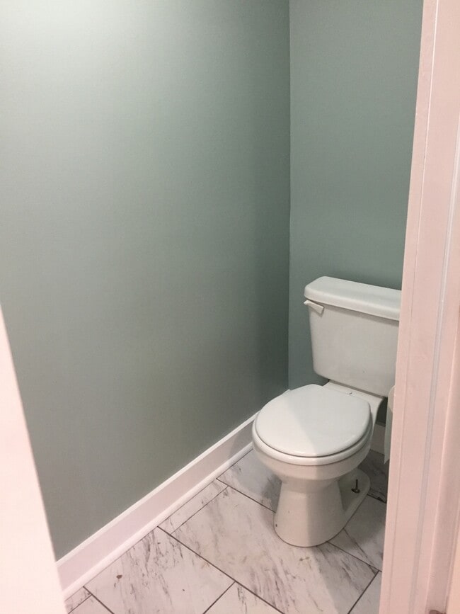 Building Photo - 3 Bedroom House for Rent