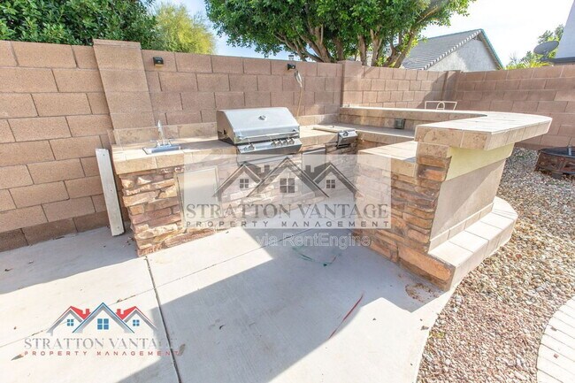 Building Photo - 16627 W McKinley St