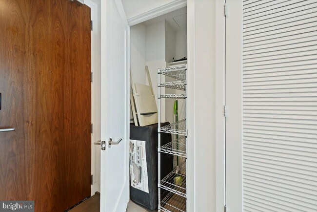 Building Photo - 45 Sutton Square SW