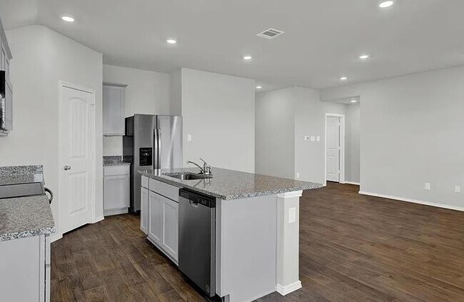 Building Photo - 320 Wirecrested Dr