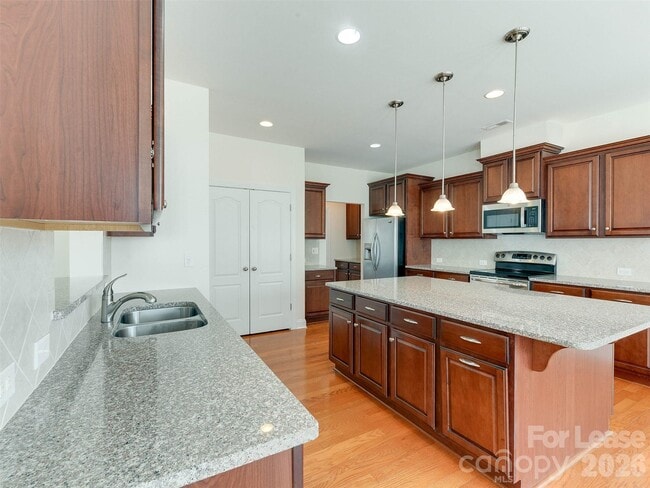 Building Photo - 12926 Union Square Dr